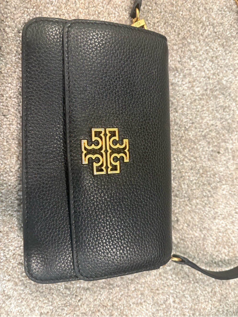 Tory Burch Black Pebbled Leather Crossbody with Gold Logo - Picture 6 of 6